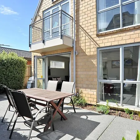 Regents Villas - Christchurch Holiday Homes